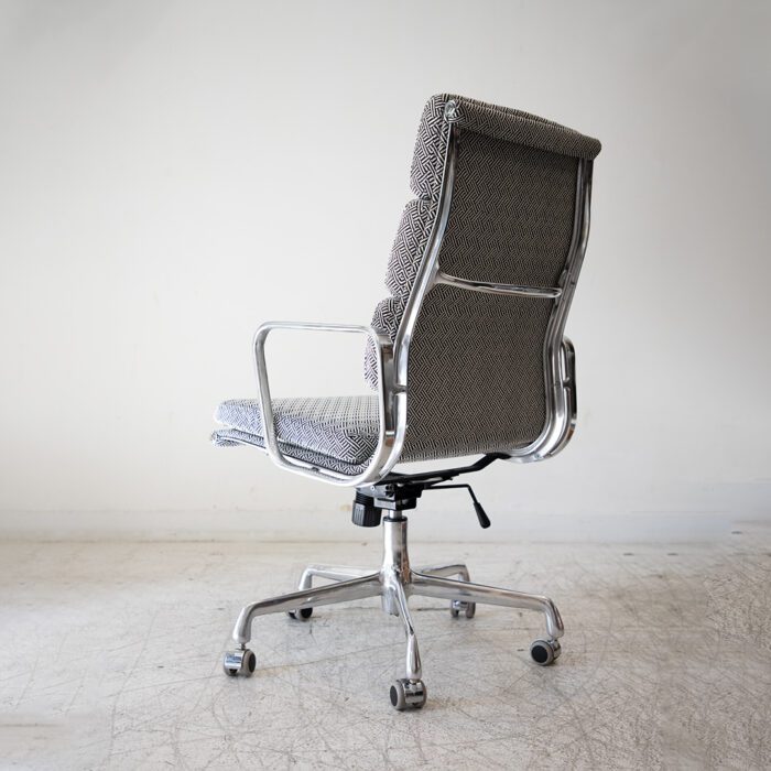 Silla_Aluminum_genero_4