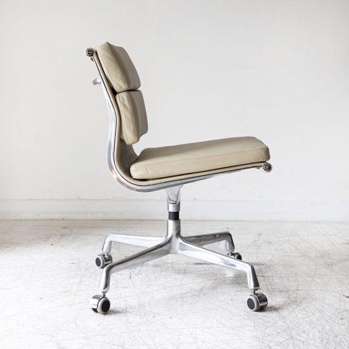 Silla_Auminum_softPadBaja_beige_2