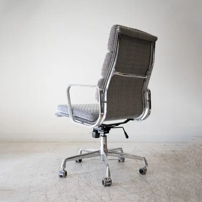 Silla_Aluminum_genero_4