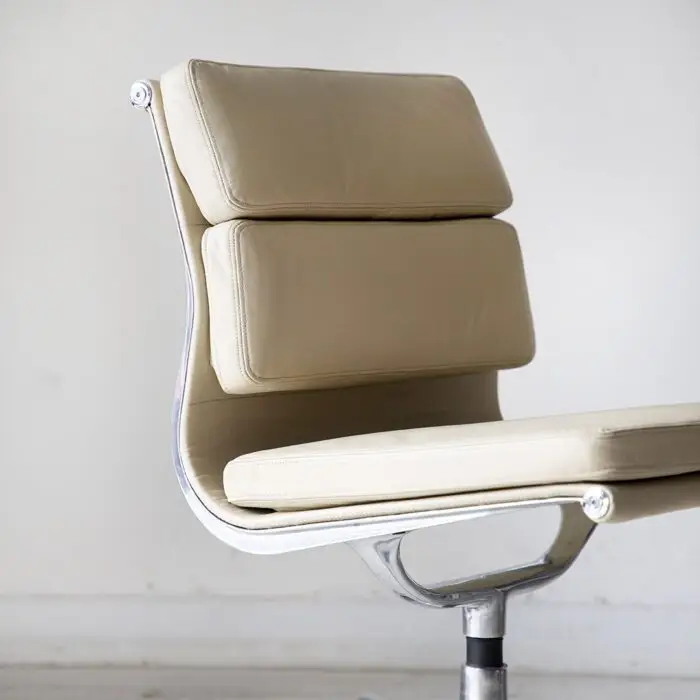Silla_Auminum_softPad_baja_beige_detalle2